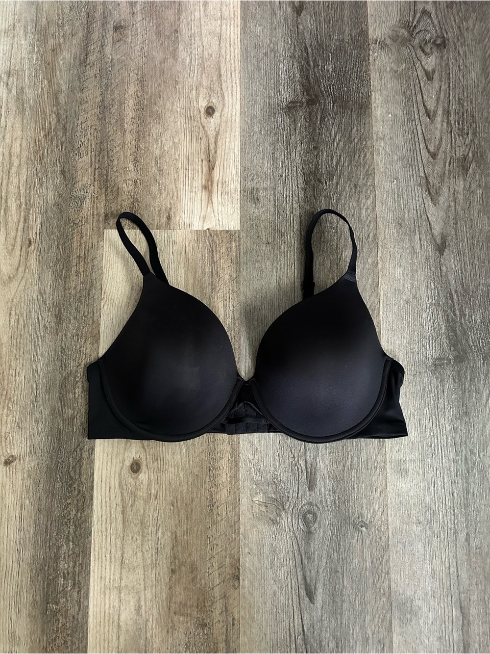 Hanes Black T-Shirt Bra with Smooth Molded Cups